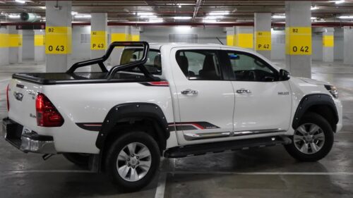 Toyota Hilux DC 2016-2020 Tiivalaiendite kompl. Dekoratiivpoltidega.