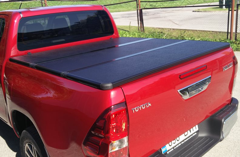 Toyota Hilux DC 2016+ 3-x volditav kõvakate