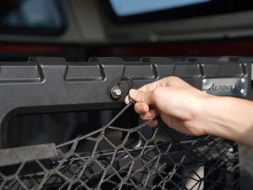 VW Amarok DC 2023+ Aeroklas kastihaldur.